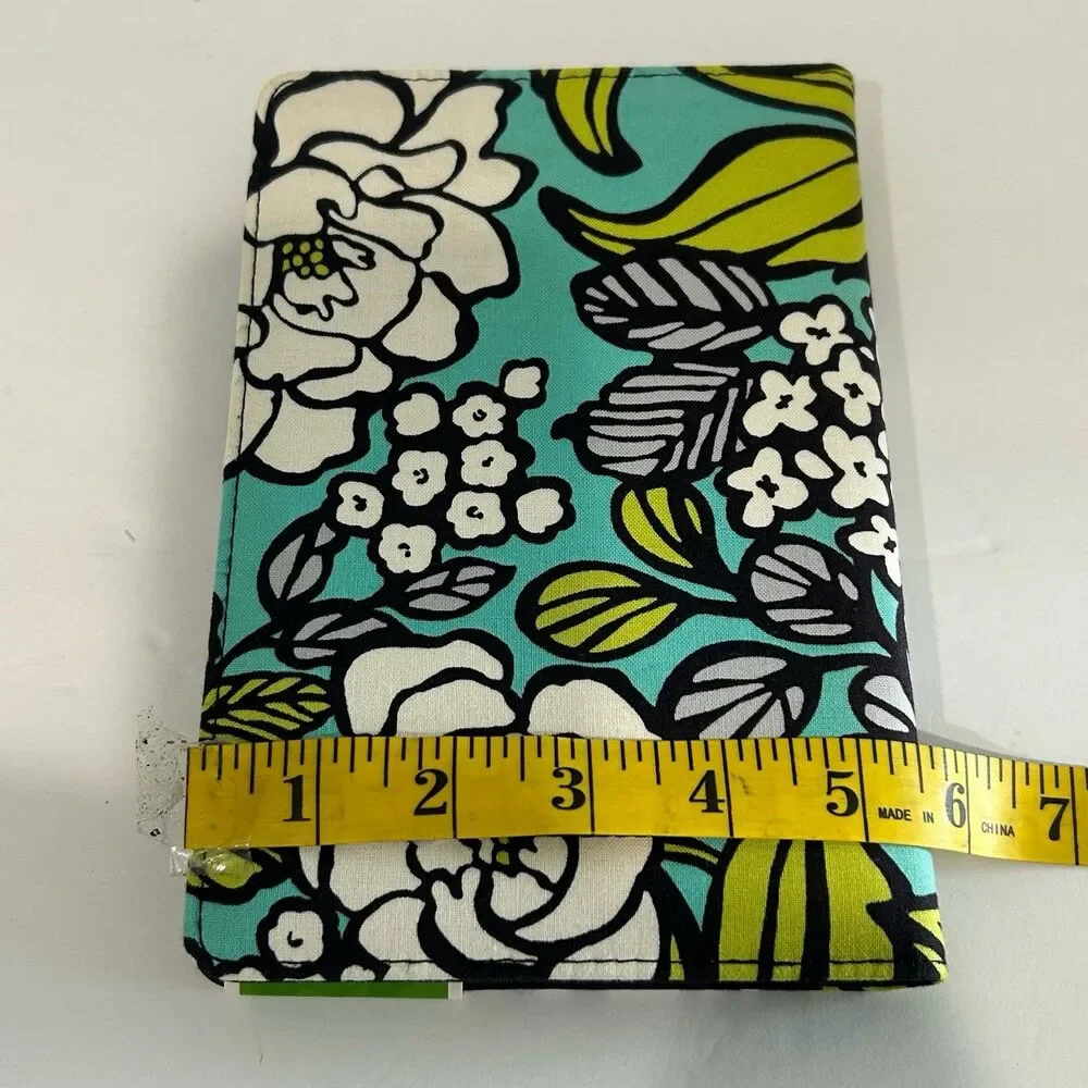 Vera Bradley Medium eBooks Cover Island Blooms Never used.